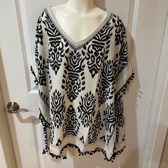 Swim cover up - Picture 2 of 9